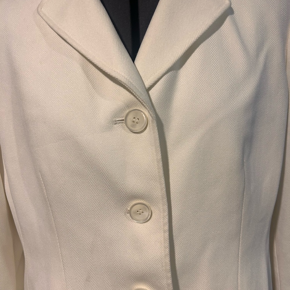 Elegant White Suit Studio Brand Women's Blazer